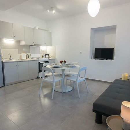 Infinity Apartment Leonídion エクステリア 写真