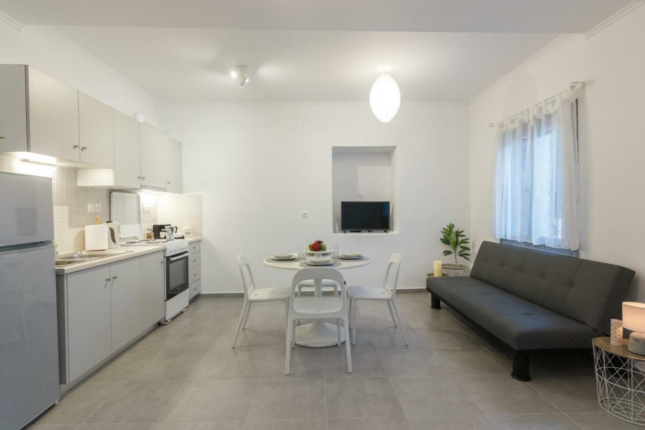 Infinity Apartment Leonídion エクステリア 写真